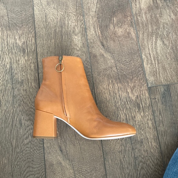 Able Celina Ankle Boot - Picture 3 of 5